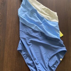 NWT Summersalt Light Blue Swimsuit sidestroke size 8